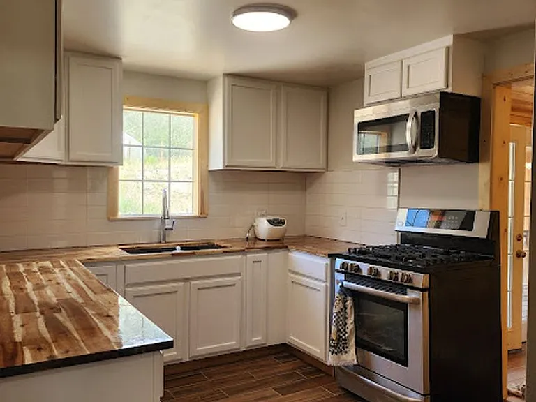 210 E Mountain Ave — Photo 27