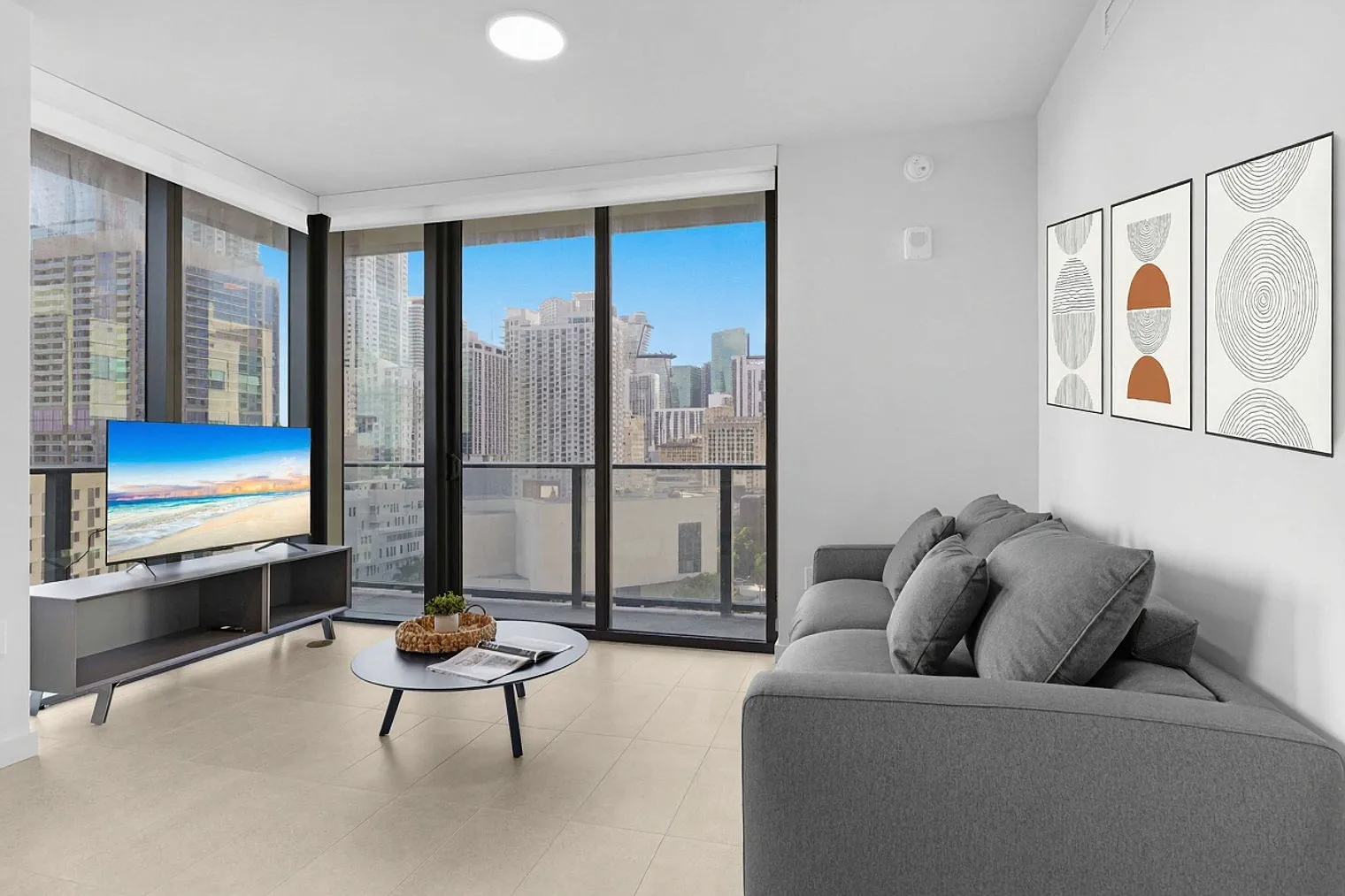 2 bed, 2.0 bath, 936 sqft, $5,444 — Photo 1