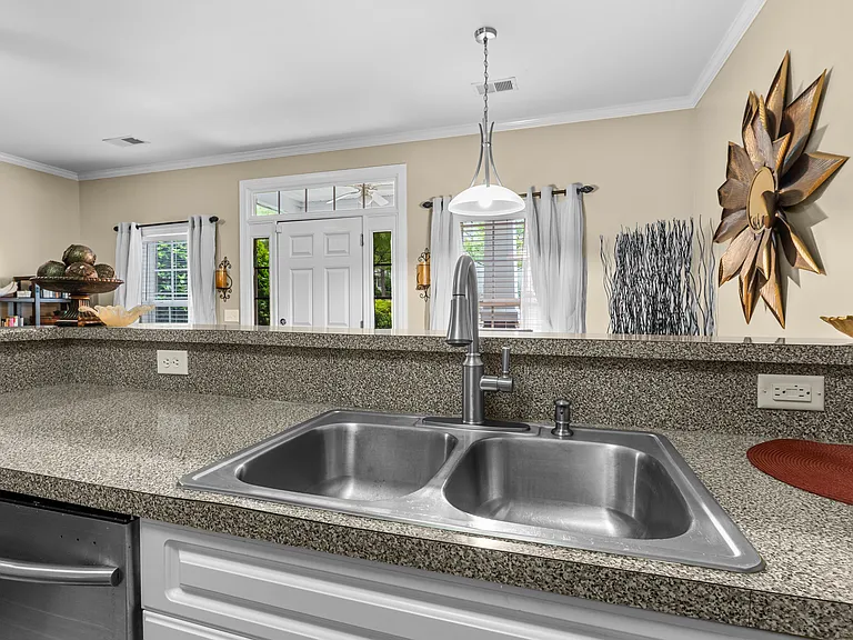 126 Baysdale Dr — Photo 9