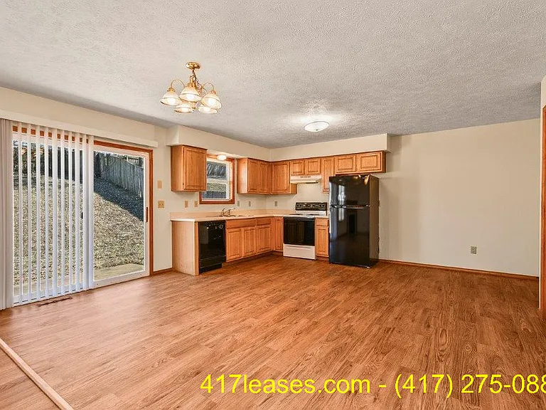 3318 S Valley View Dr — Photo 12