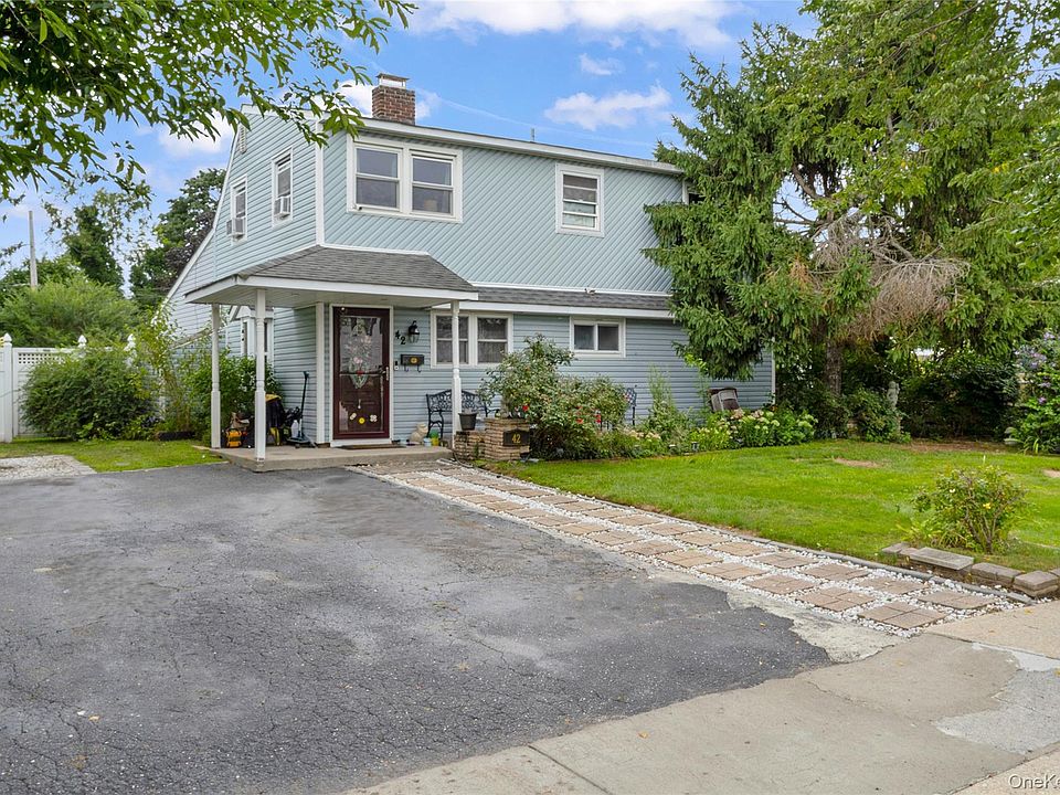 1st image of 42 Mockingbird Lane