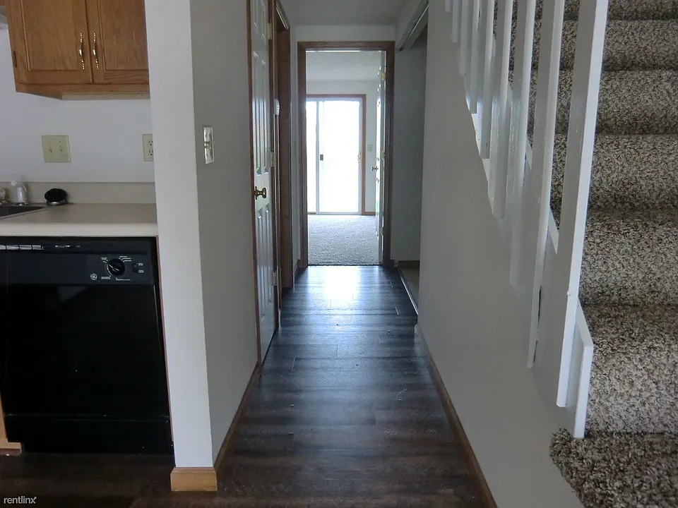 705 VILL HALL
