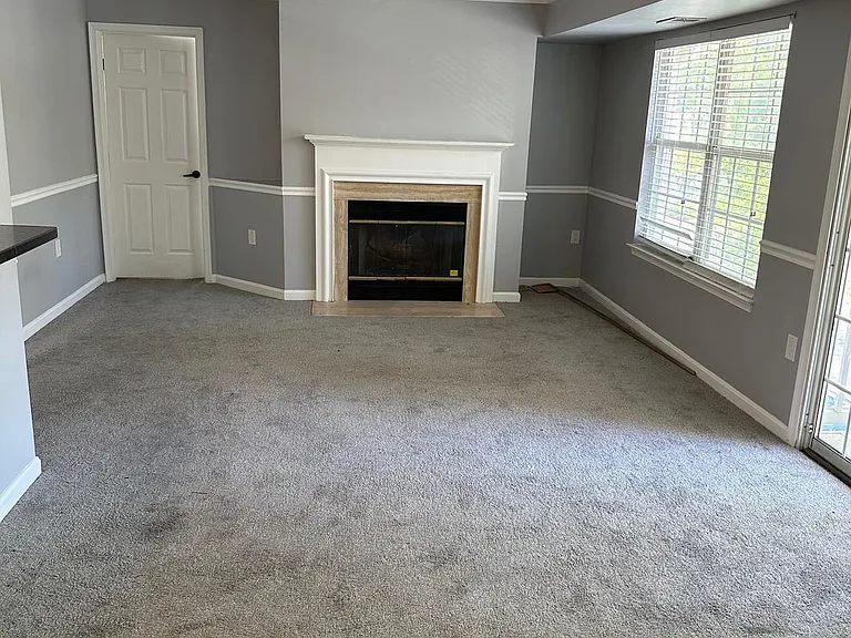 9708 Lake Pointe Ct #302 — Photo 8