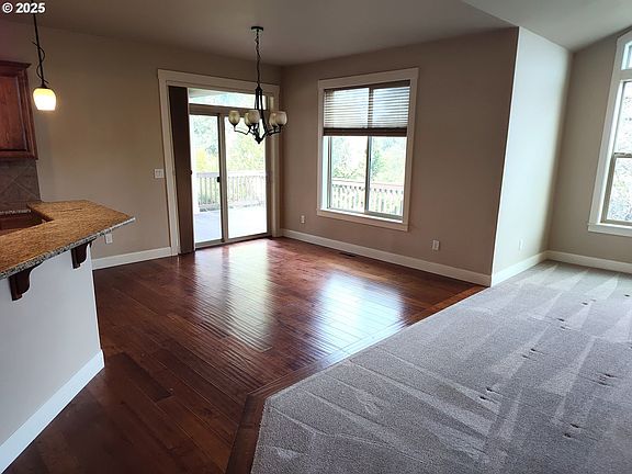 4th image of 901 NW 105th Cir
