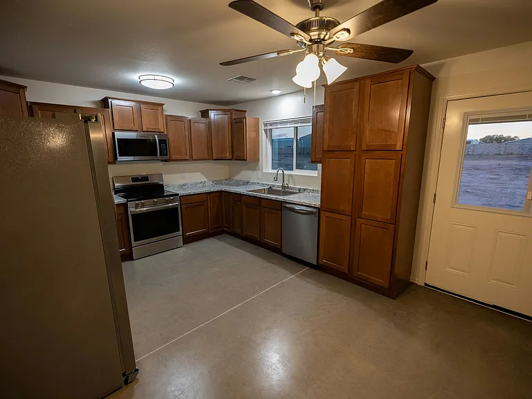 298 Halli Jo Loop — Photo 8