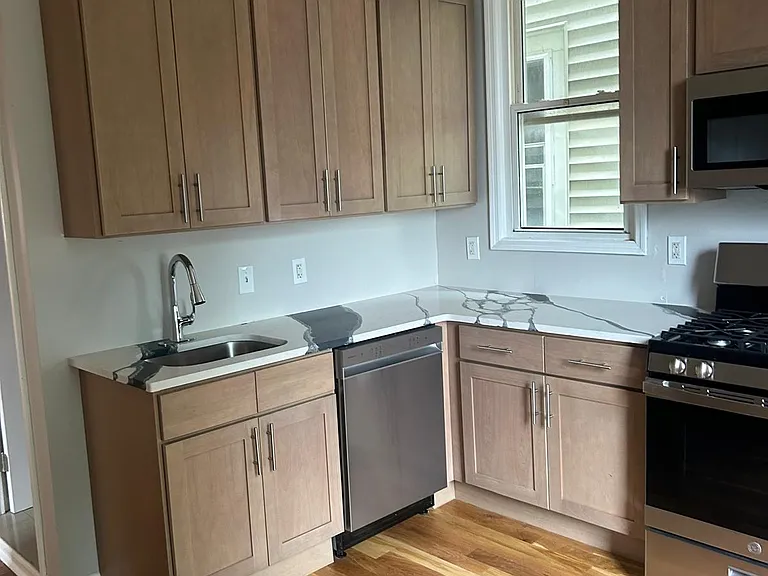 18 Winfield Ave #1 — Photo 2