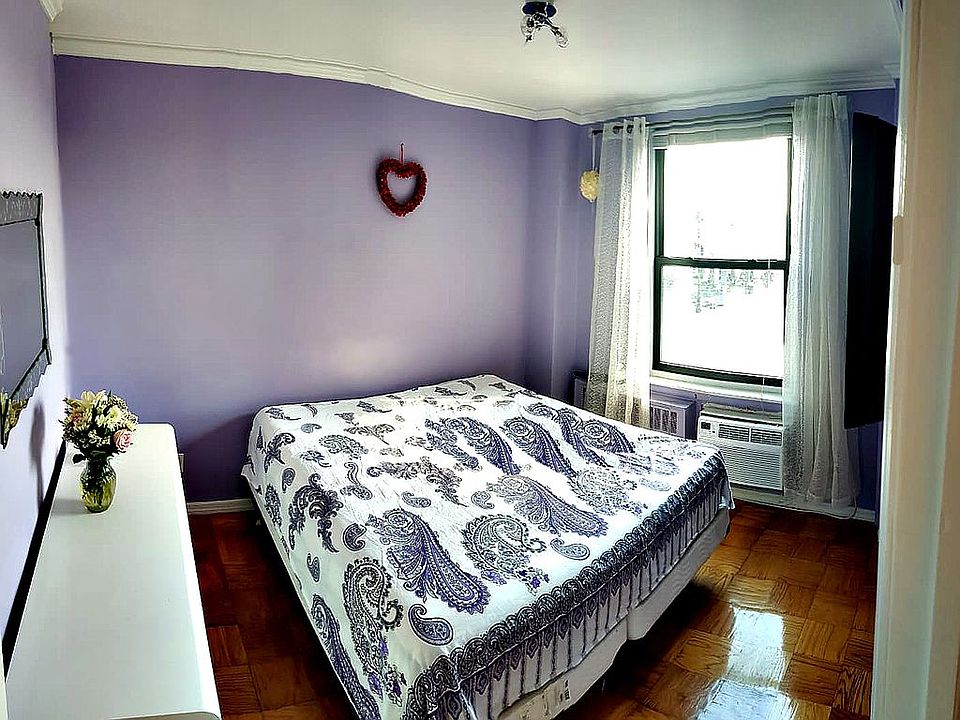 2nd image of 50 Brighton 1 Rd #M