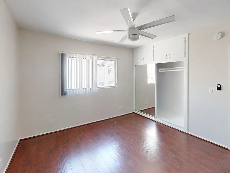 1042 Stanley — Photo 11