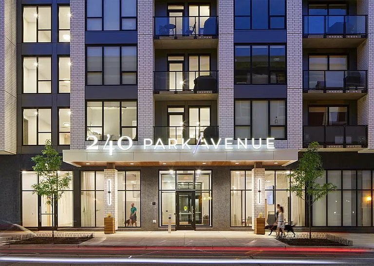 240 Park Avenue — Photo 57