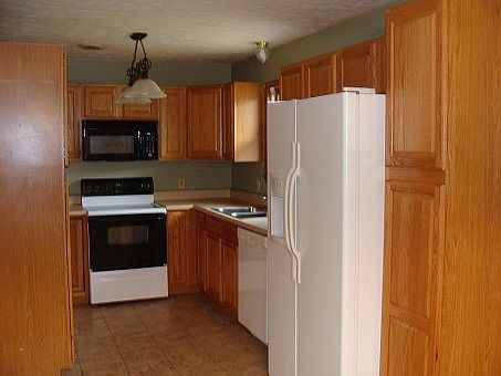 2nd image of 1101 Sunset Dr