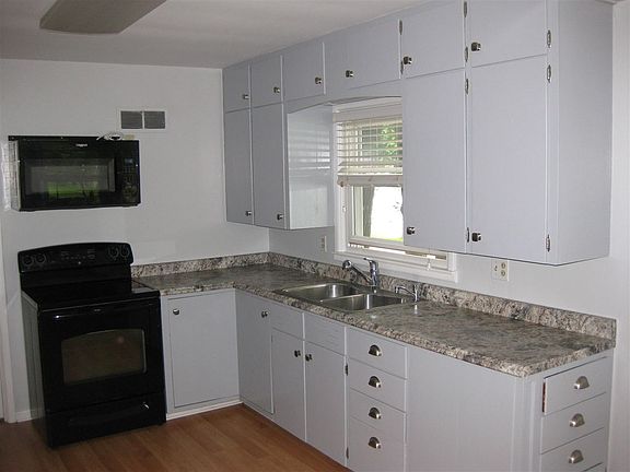 5th image of 104 Lake Shore Dr