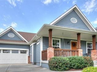 1688 Southview Dr, Liberty, MO 64068