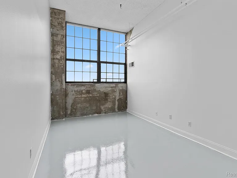 6533 E Jefferson Ave #704 — Photo 14