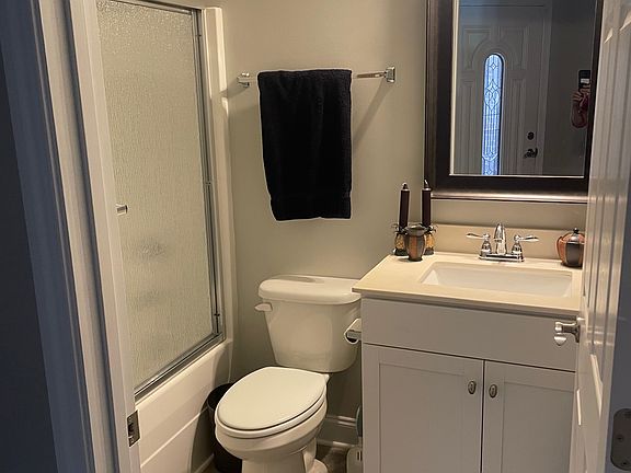 5th image of 150 Winslow Ct
