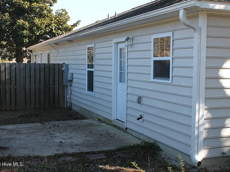 300 Williams Store Rd #B — Photo 9