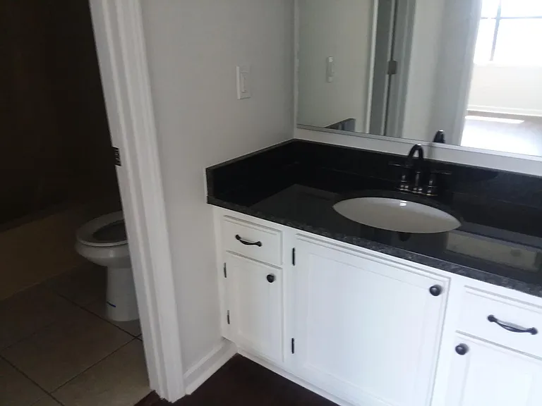 2933 Fairmont Dr — Photo 6