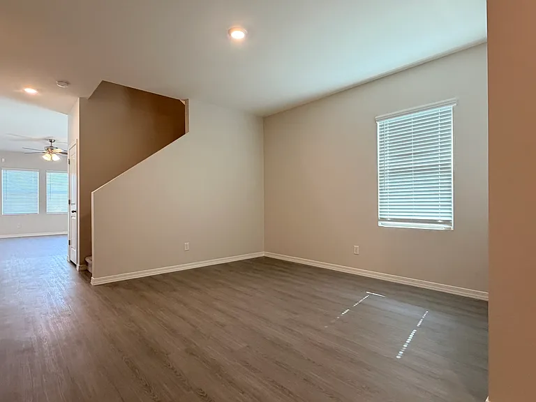 Formal/Bonus Room: Dining, Den, Office, Living Room...