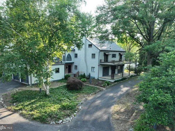 3819 Lamp Post Ln, Camp Hill, PA 17011