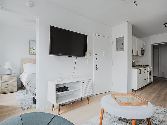 4th image of 55 Leroy St APT 7