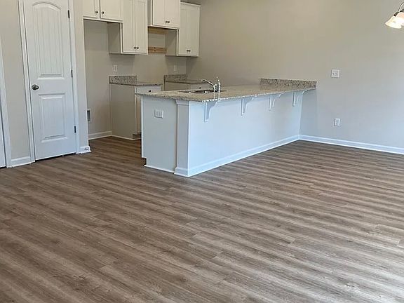 4th image of 1763 Snead Dr