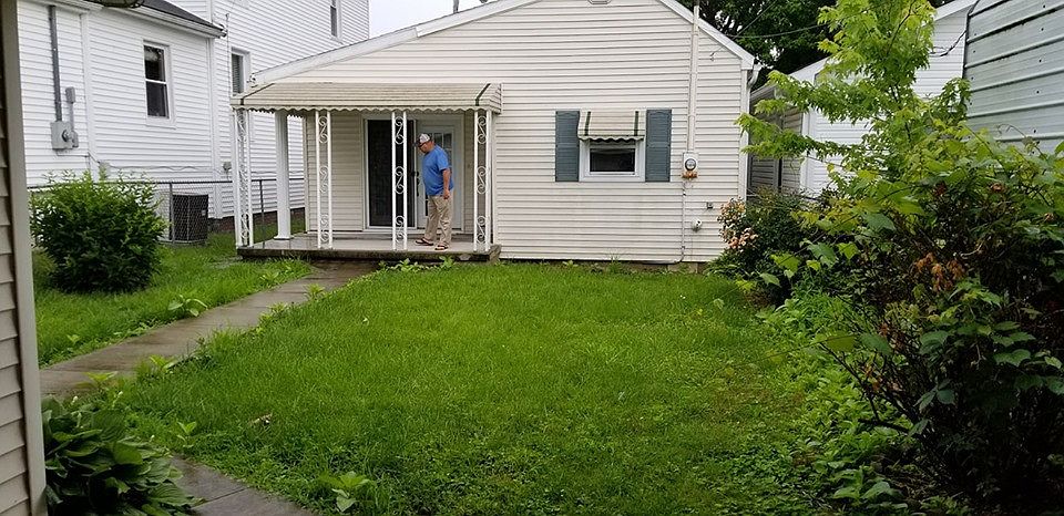 2nd image of 409 Pelham St