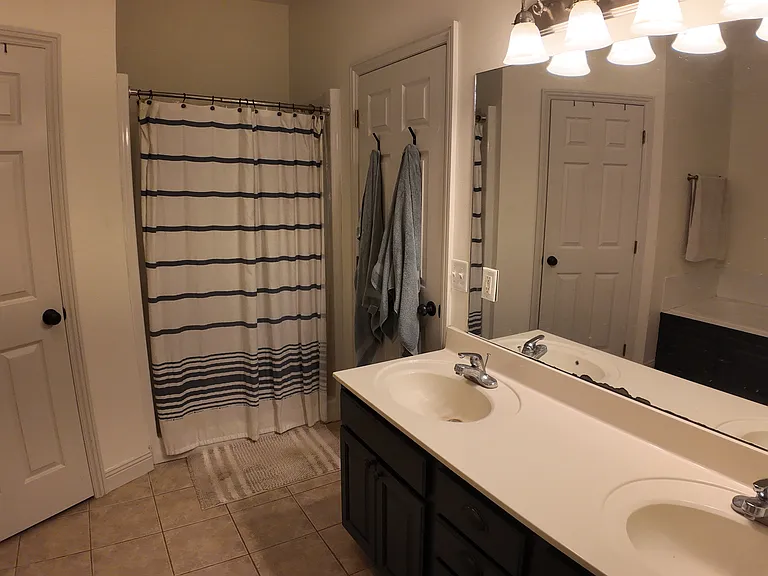 1624 Brewster Ln — Photo 8