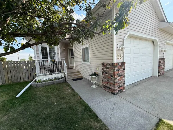 23 Skyline Cres, Claresholm, AB T0L 0T0