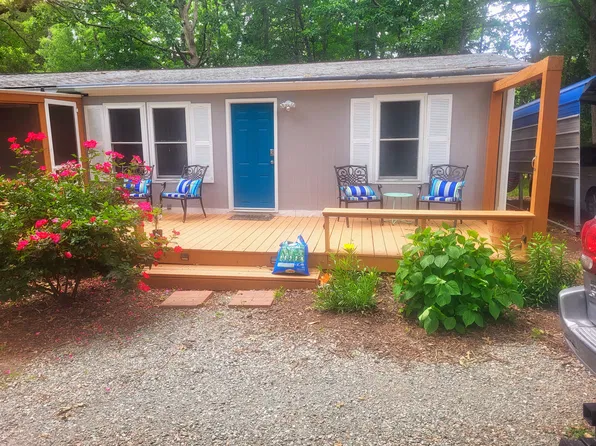 2401 Pocahontas Rd, Powhatan, VA 23139