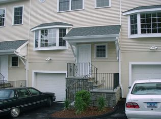 824 Hope St APT 3, Stamford, CT 06907