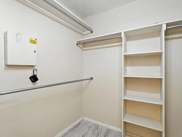 6505 Evesham Rd NW — Photo 17