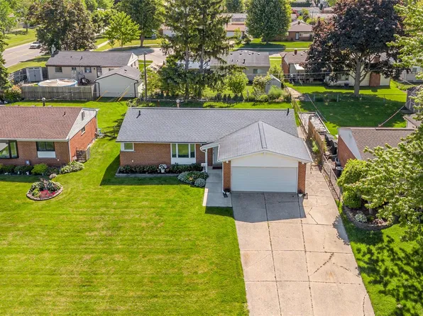 38774 Covington Dr, Sterling Heights, MI 48312