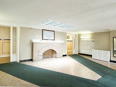 5th image of 6037 N Kenmore Ave APT 54