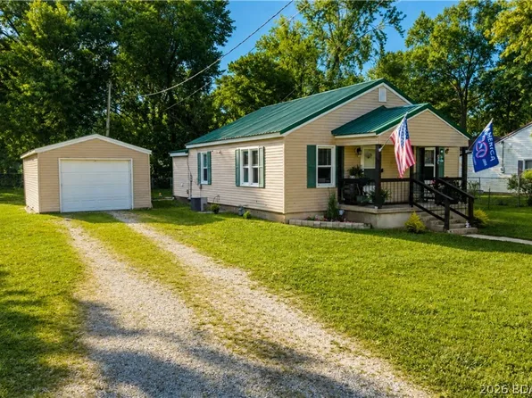 424 Missouri Ave, Versailles, MO 65084