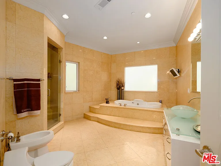 18047 Karen Dr — Photo 27