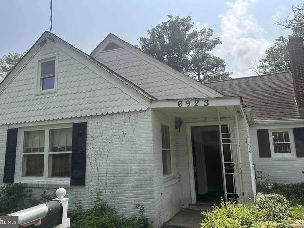 6923 Standish Dr, Hyattsville, MD 20784