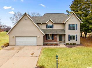 3316 Sheridan Rd, Pekin, IL 61554