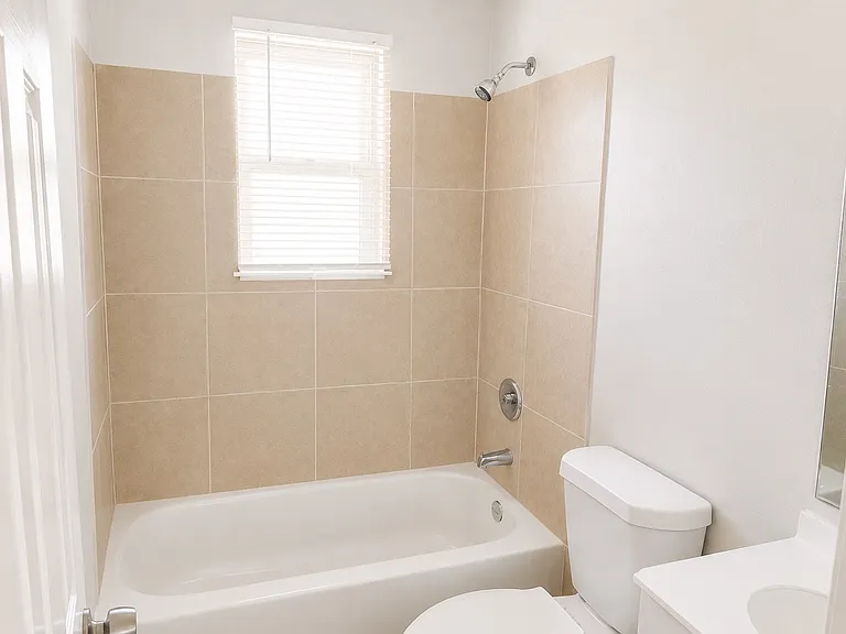 1043 College St #11 — Photo 6