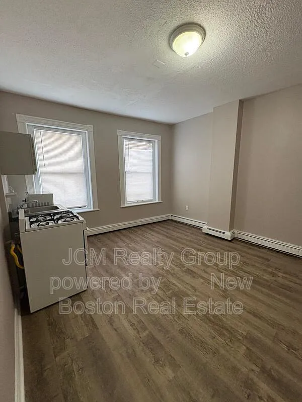 Studio, 1.0 bath, 400 sqft, $920 — Photo 1