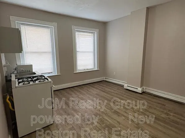 185 Green St, Jamaica Plain, MA 02130