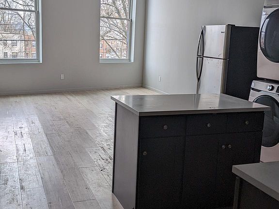 5th image of 47 S Franklin St #201