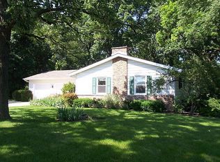 7226 Hillside Rd, Crystal Lake, IL 60012