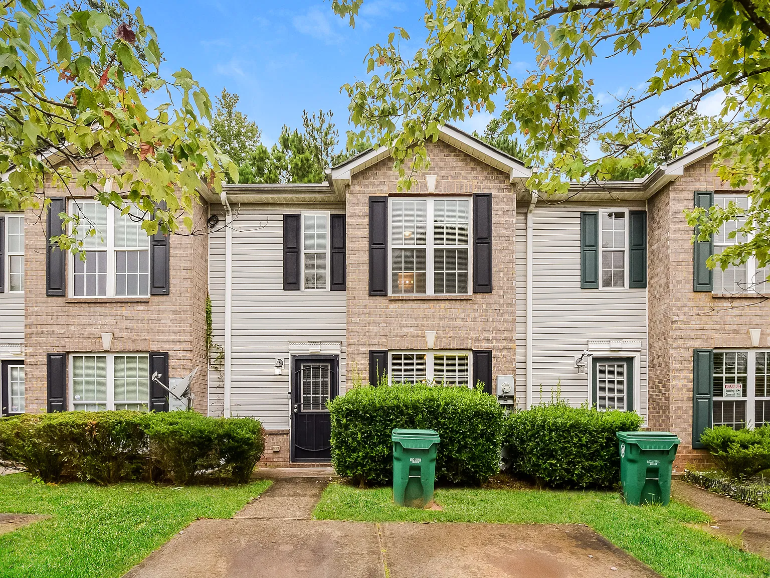 3 bed, 2.5 bath, 1520 sqft, $1,590 — Photo 1