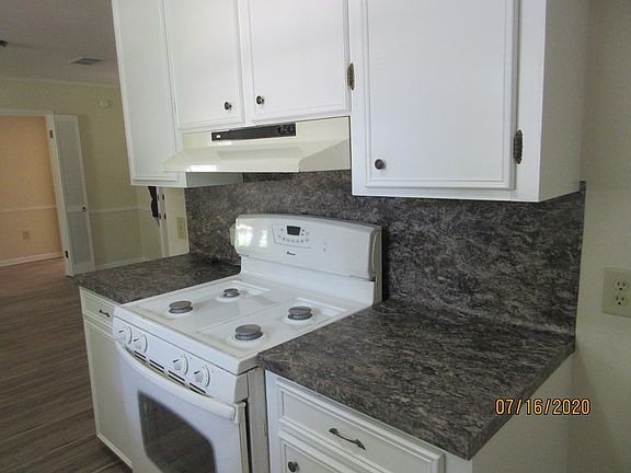 5th image of 403 Nottingham Dr