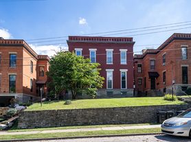 2134 Saint James Ave, Cincinnati, OH