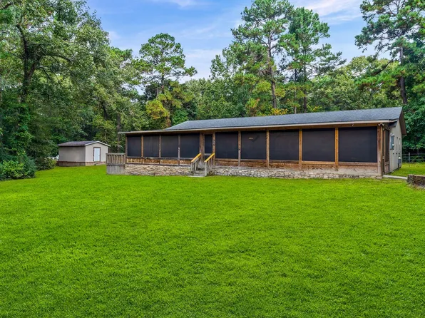 300 Hidden Oaks Dr, Pointblank, TX 77364