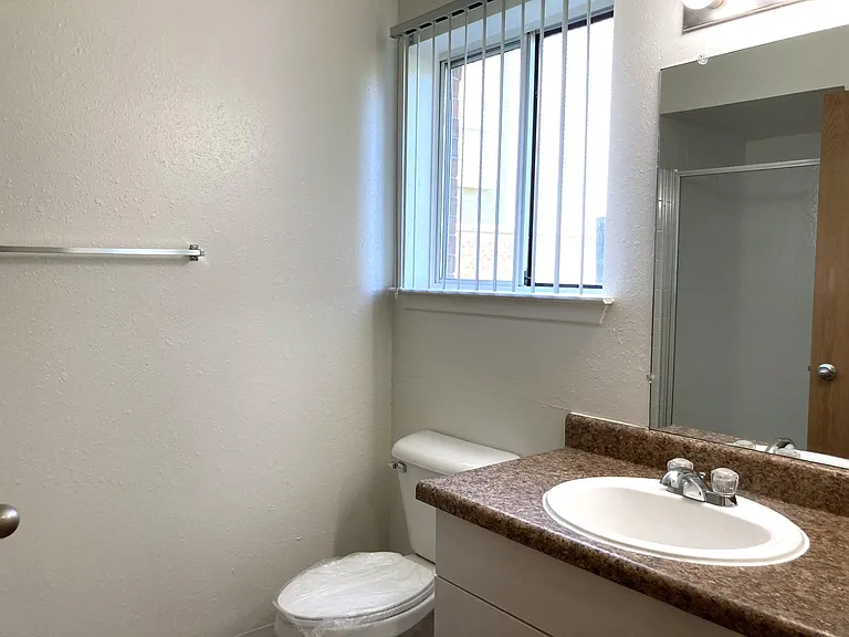 Windsor Place Apartments — Photo 91