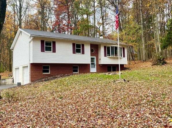 371 Oakbrook Dr, Birdsboro, PA 19508