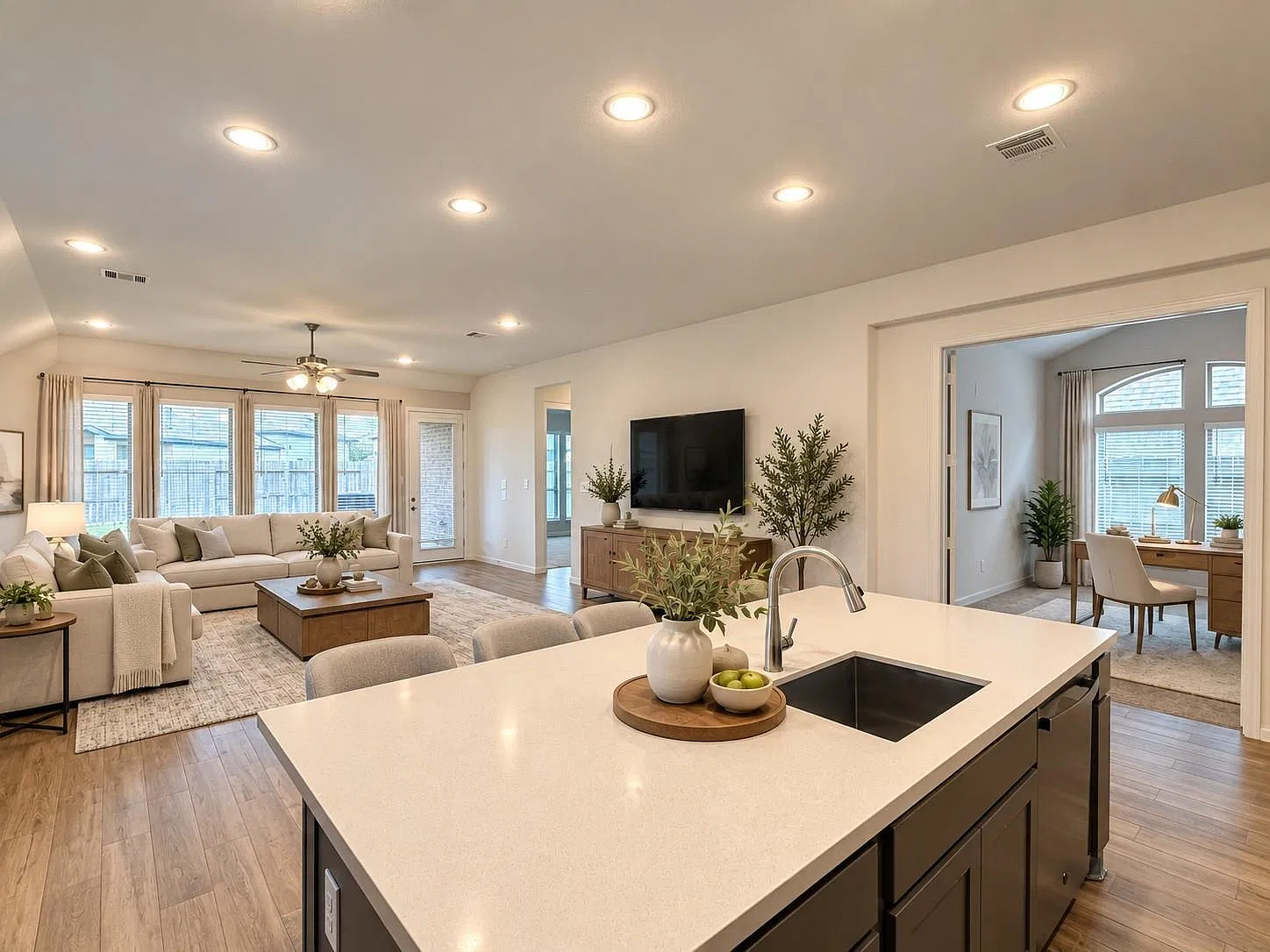 4 bed, 3.0 bath, 2547 sqft, $2,890 — Photo 2