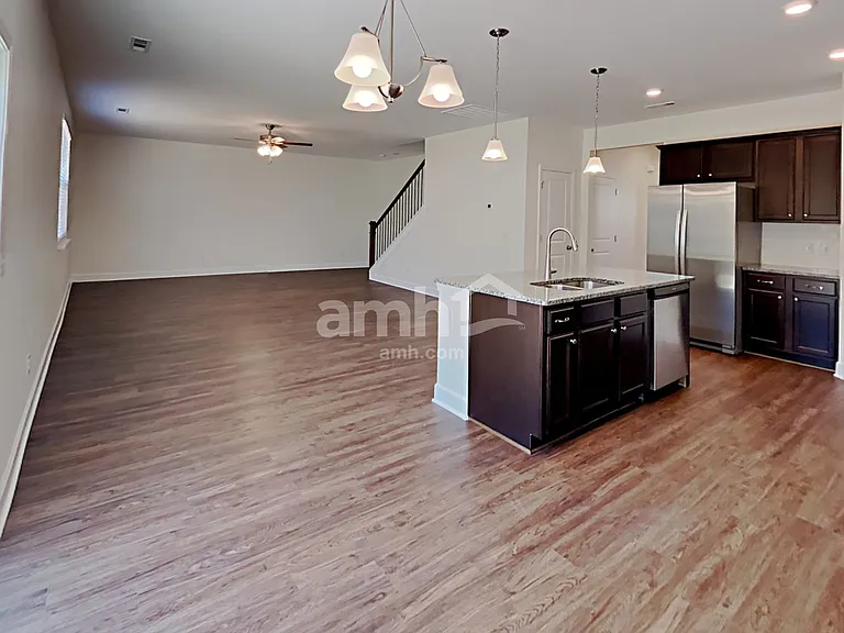 2920 Throneberry Ln — Photo 5