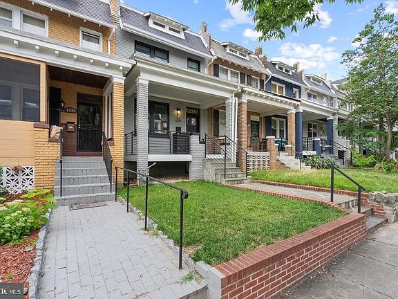 2nd image of 1279 Oates St NE